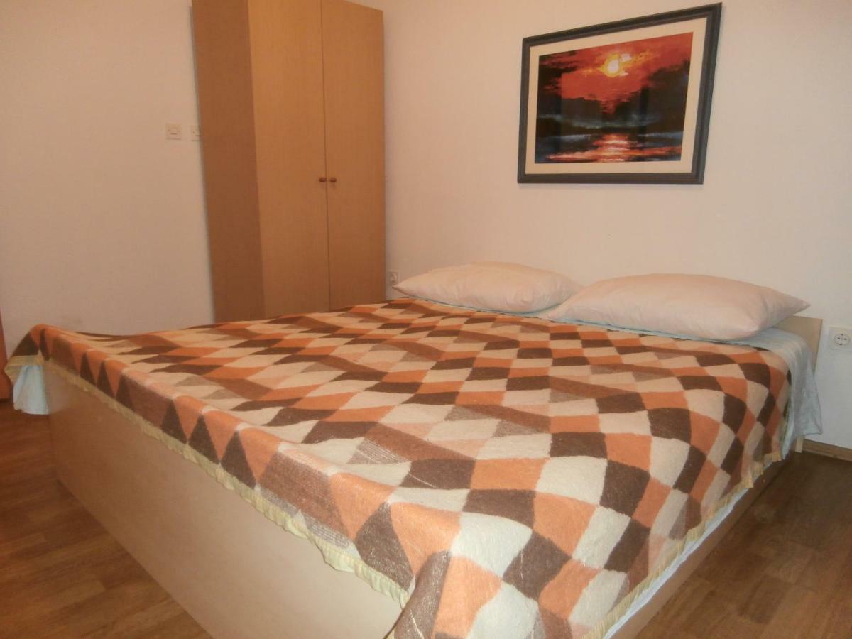 Jure Erceg Apartment Starigrad Paklenica Exterior foto